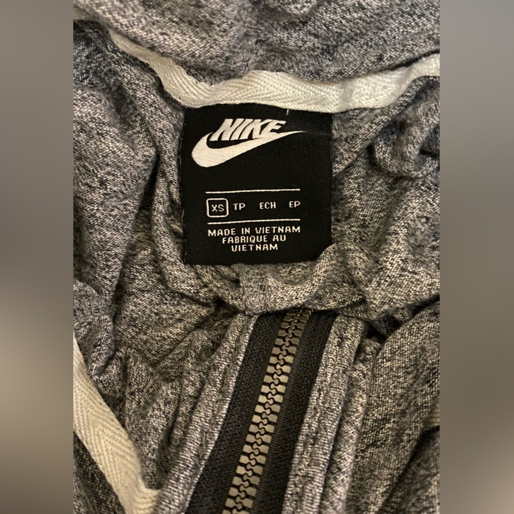 Nike zip-up jacket - Picture 3 of 5